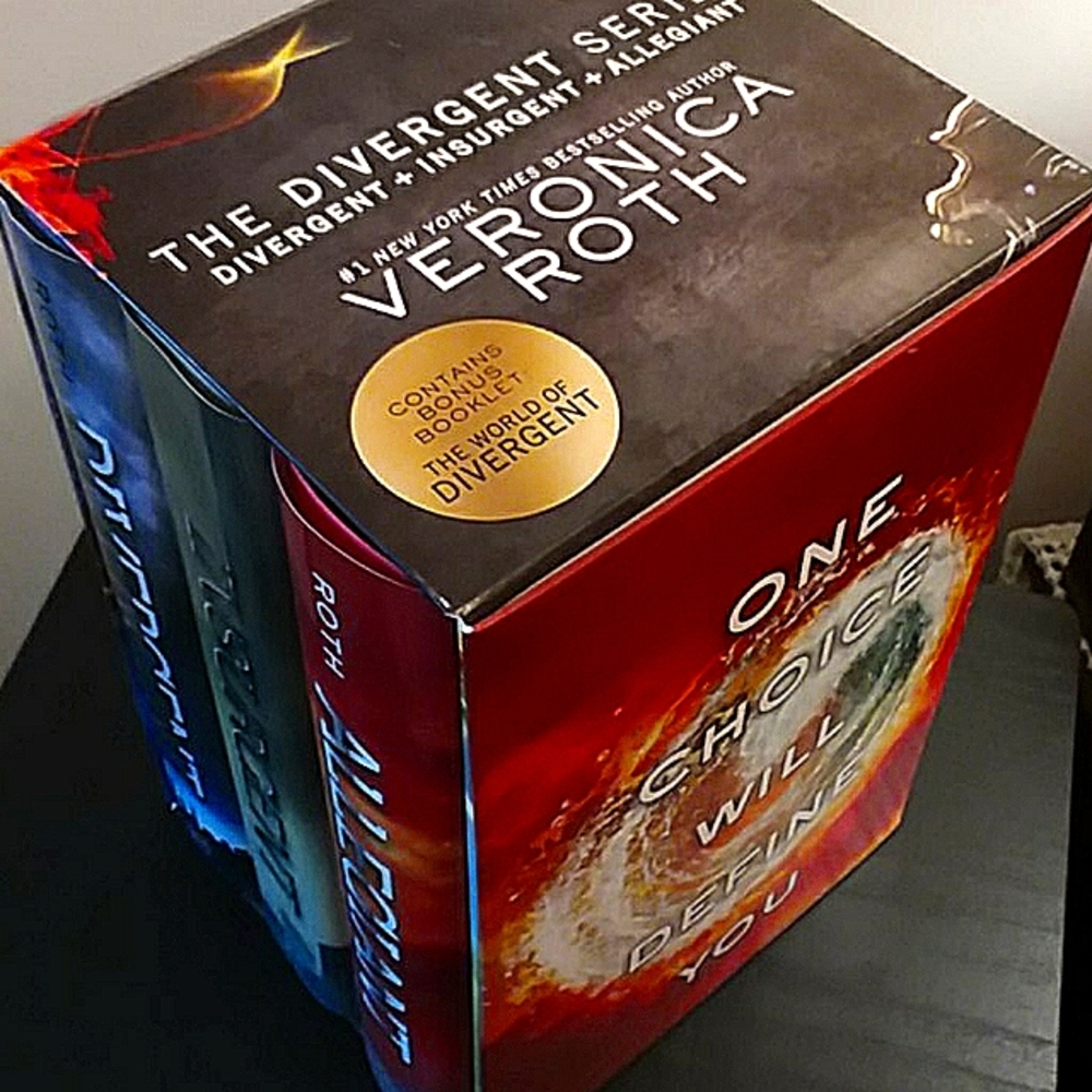 Book bundle - Picture 4 of 4